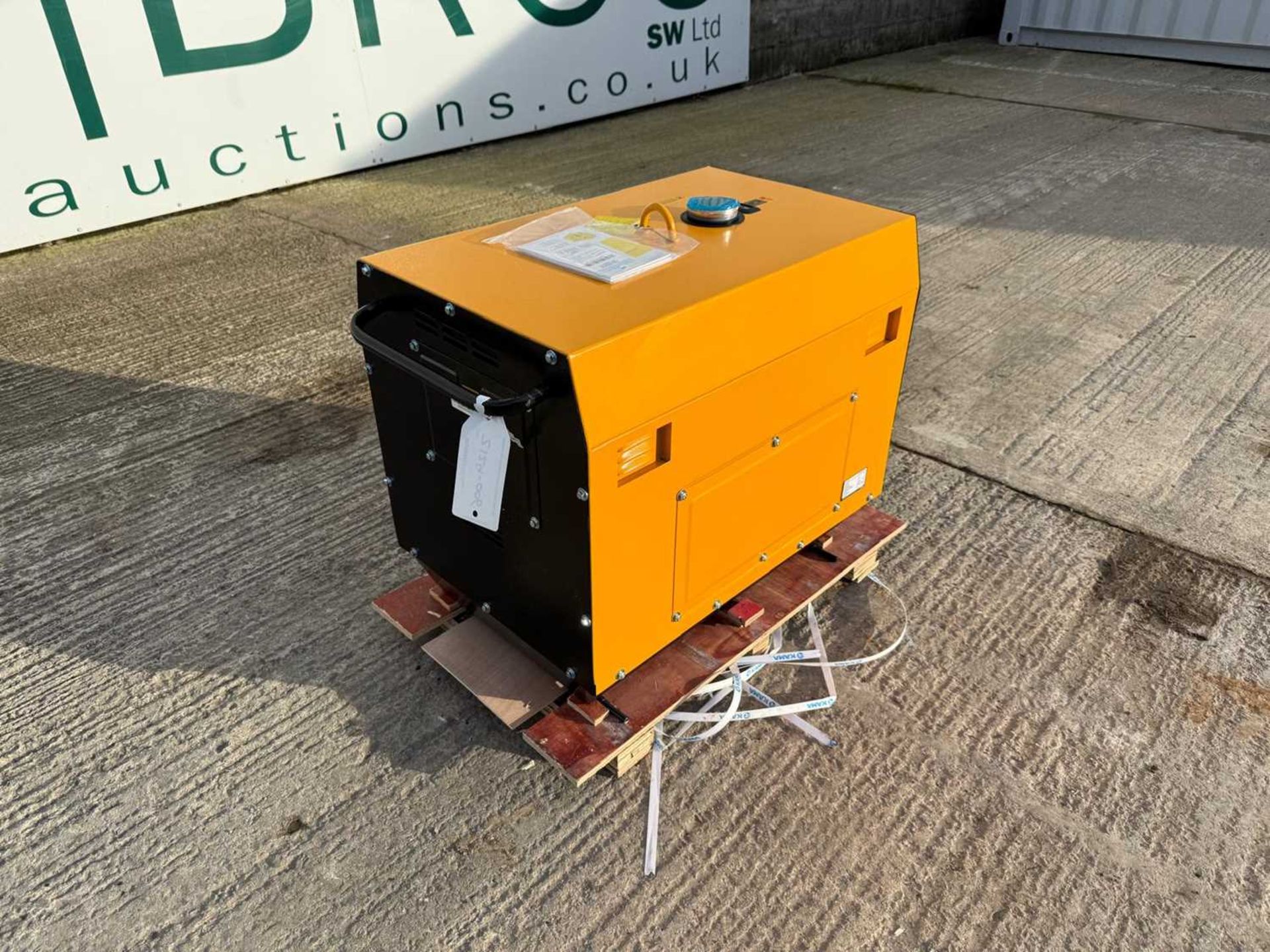 Unused Kama 5.5KW KDE6500TW Air Cooled Diesel Silent Generator & Welder. - Image 2 of 8