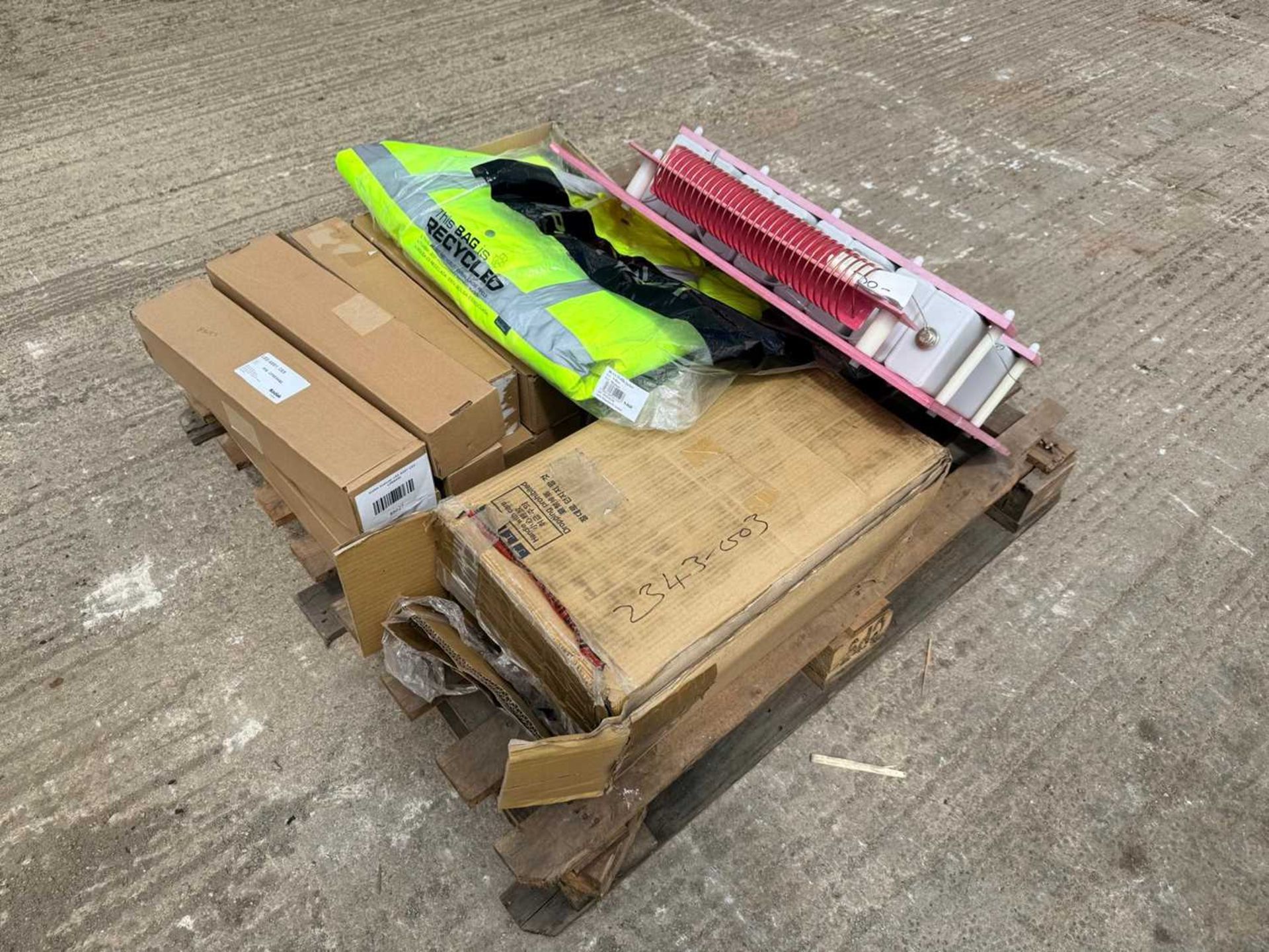 UNRESERVED - Pallet Of Misc Items (See Photos)
