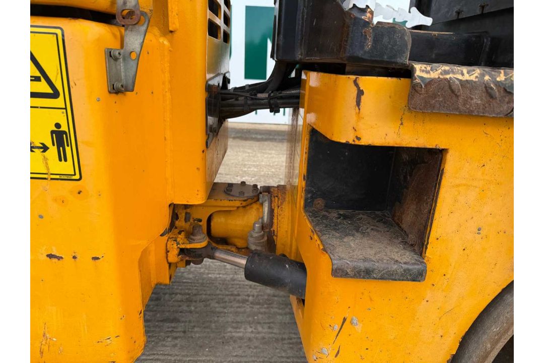 2017 JCB VMT160-80 Double Drum Vibrating Roller. Roll Bar, Work Lights. - Image 14 of 17