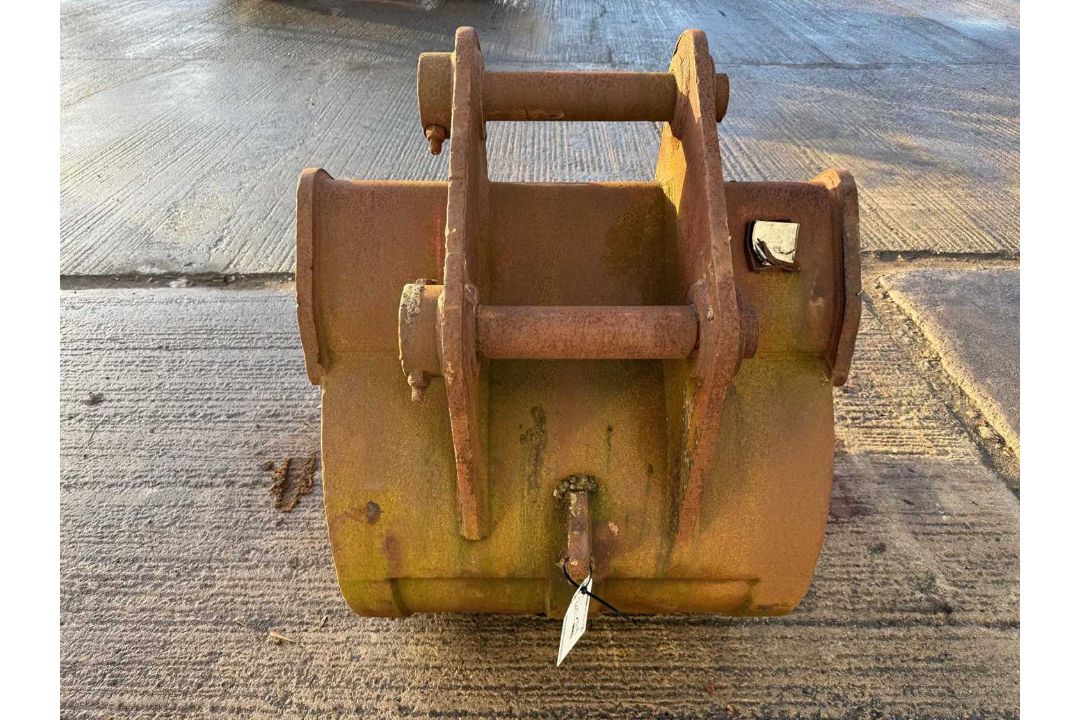 Used 42" Digging Bucket On 80mm Pins To Suit 20 Ton Excavator - Image 4 of 4