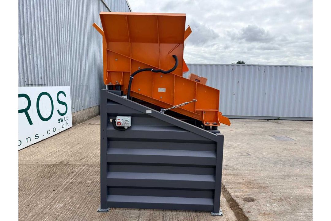 Unused Vibratory Screen 004-05-68-01, 3 Phase Soil Screener - Image 8 of 10