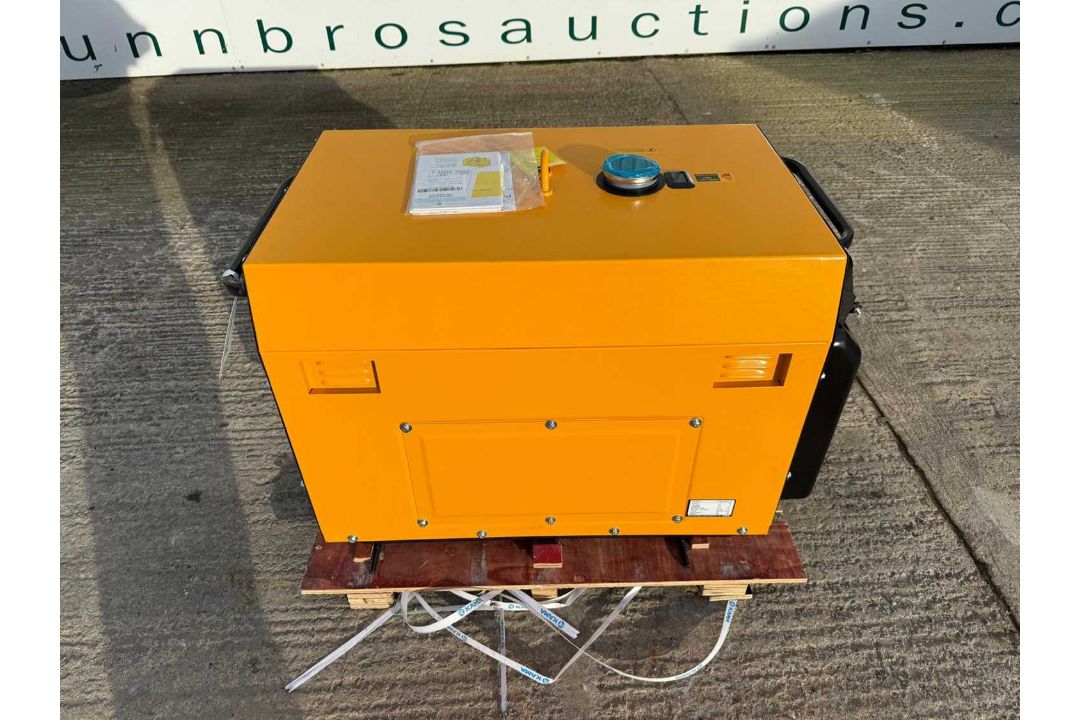 Unused Kama 5.5KW KDE6500TW Air Cooled Diesel Silent Generator & Welder. - Image 3 of 8