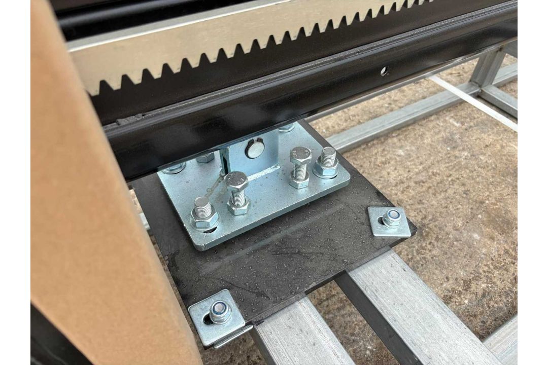 Unused XPF16WG 16Ft x 5Ft Electrical Counter Leaver Gate In Mesh Design With Motor & 5 Fobs - Image 7 of 13