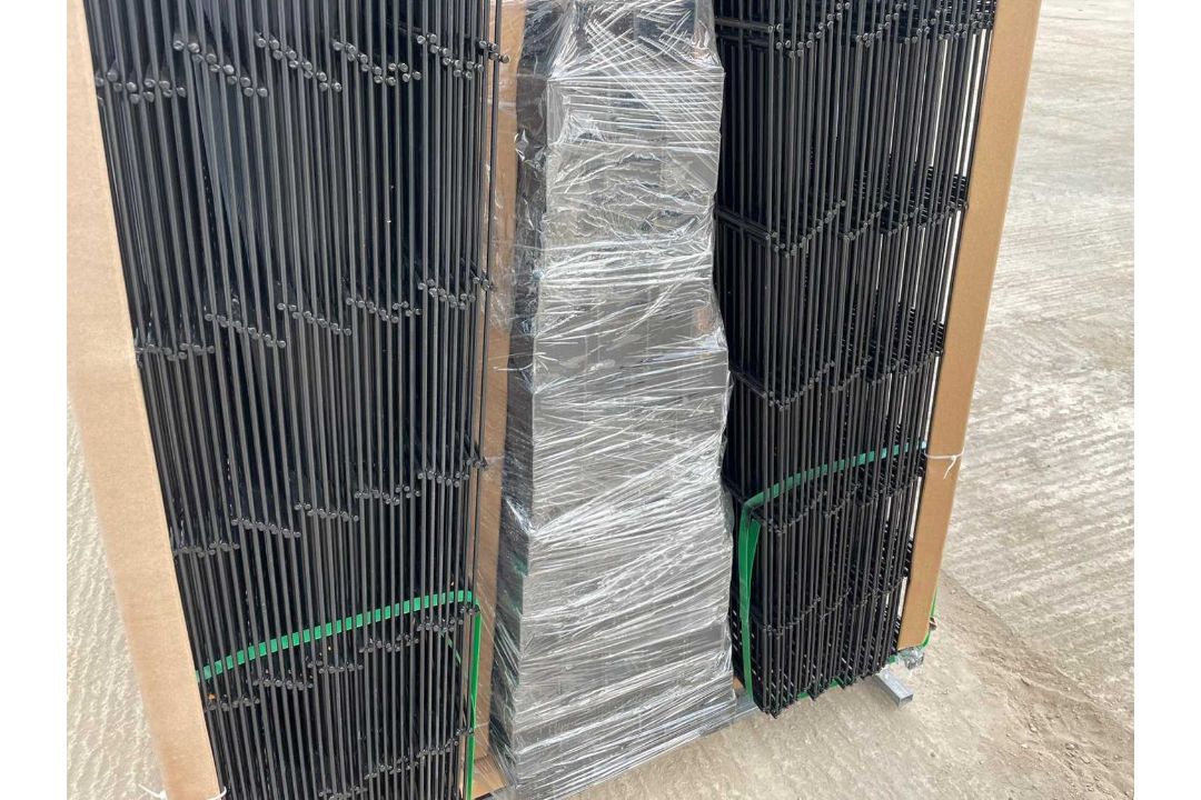 Unused Security Fencing 200M H/D 6mm Double Wire 65 Panels 3m x 2.4M, 66 Posts 60mmx 60mm (Black) (S - Image 7 of 13