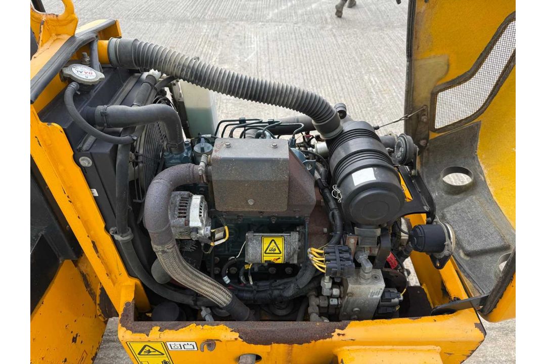 2017 JCB VMT160-80 Double Drum Vibrating Roller. Roll Bar, Work Lights. - Image 13 of 17