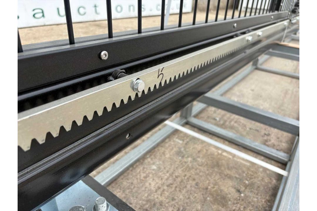 Unused XPF16WG 16Ft x 5Ft Electrical Counter Leaver Gate In Mesh Design With Motor & 5 Fobs - Image 9 of 13