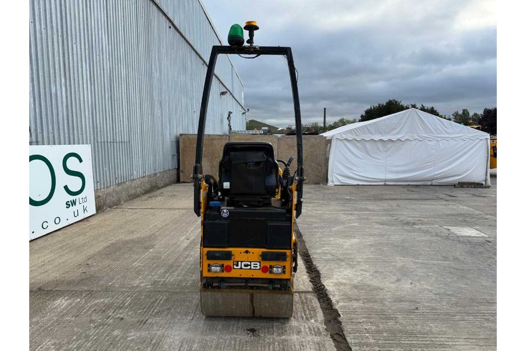 2017 JCB VMT160-80 Double Drum Vibrating Roller. Roll Bar, Work Lights. - Image 4 of 17