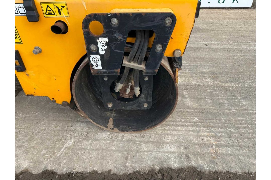 2017 JCB VMT160-80 Double Drum Vibrating Roller. Roll Bar, Work Lights. - Image 10 of 17