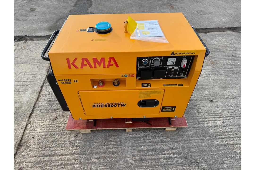 Unused Kama 5.5KW KDE6500TW Air Cooled Diesel Silent Generator & Welder. - Image 1 of 8