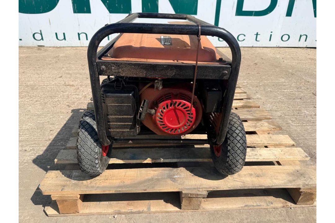 UNRESERVED - BP 3000w Petrol Generator - Image 2 of 7