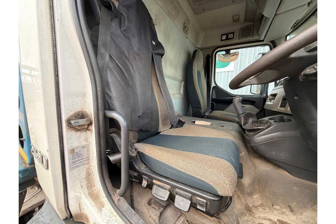 2016 , 15T Volvo FL 250 Skip Lorry, Manual Gear Box, A/C, Roll Over Sheet ( Reg Docs Available. Test - Image 19 of 26