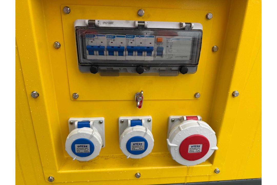 Ashita AG3 -70E ,70KVA Silent Generator, 3 Phase, 4 Cylinder Engine - Image 7 of 12