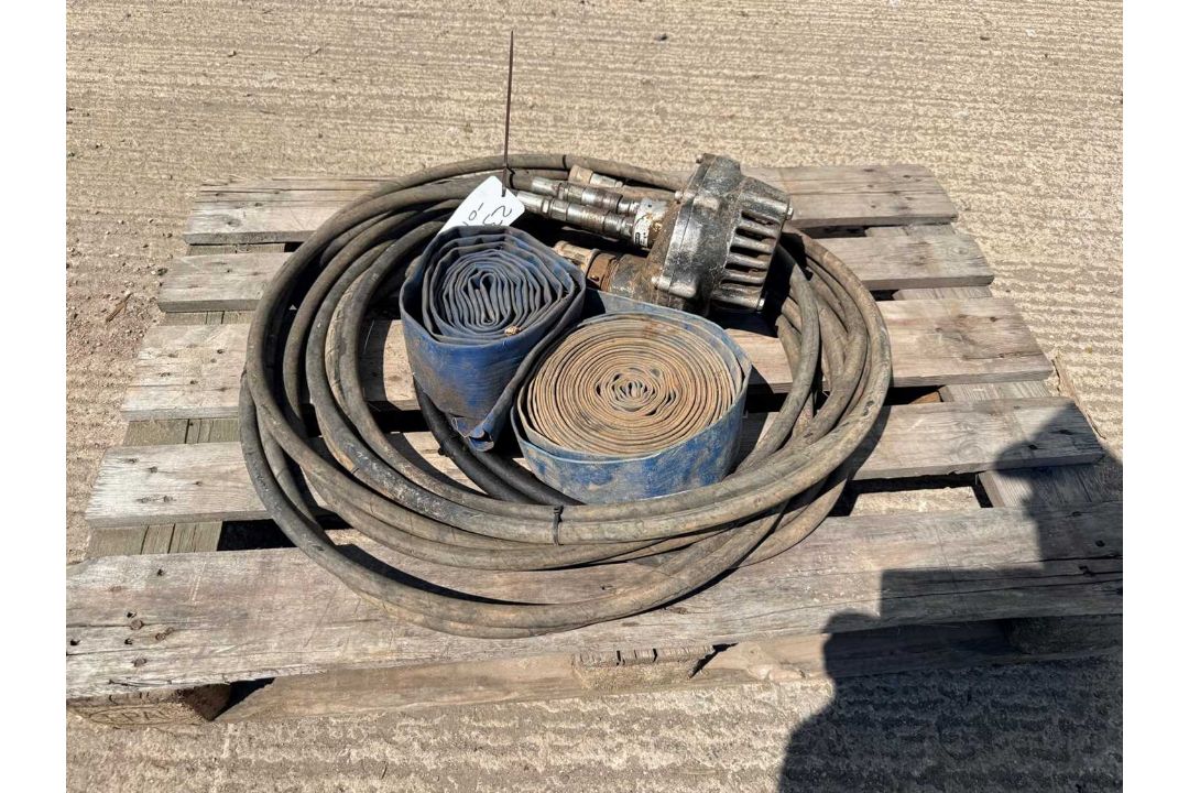 UNRESERVED - Hydraulic Driven Submersible Pump C/W Hoses - Image 2 of 6