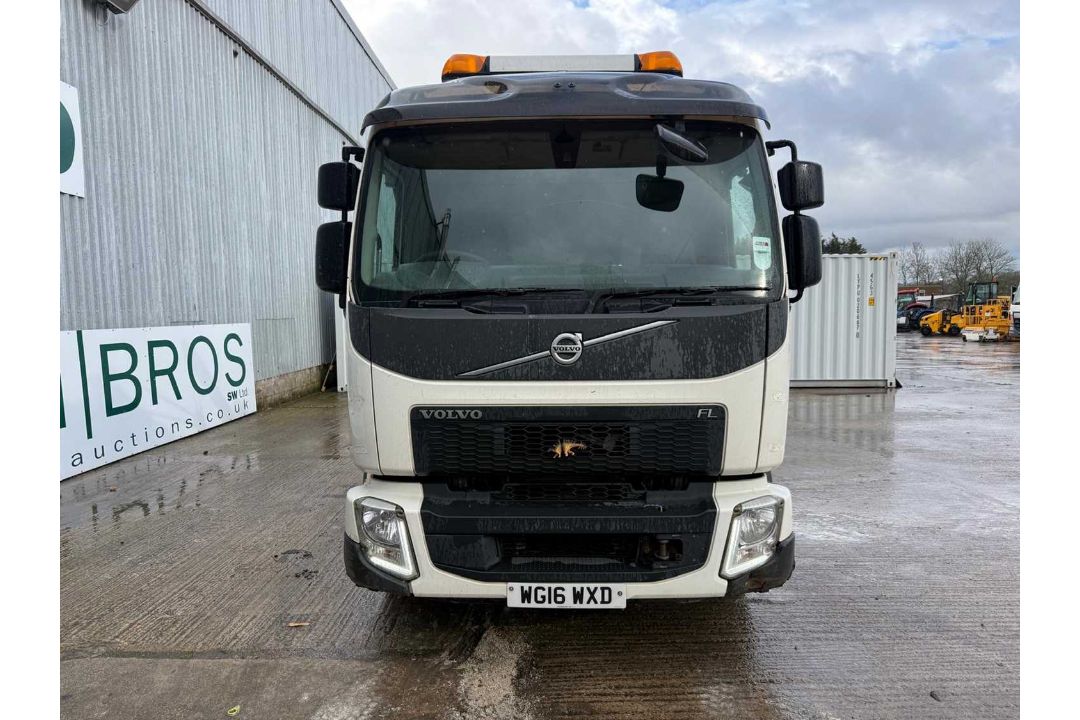 2016 , 15T Volvo FL 250 Skip Lorry, Manual Gear Box, A/C, Roll Over Sheet ( Reg Docs Available. Test - Image 8 of 26