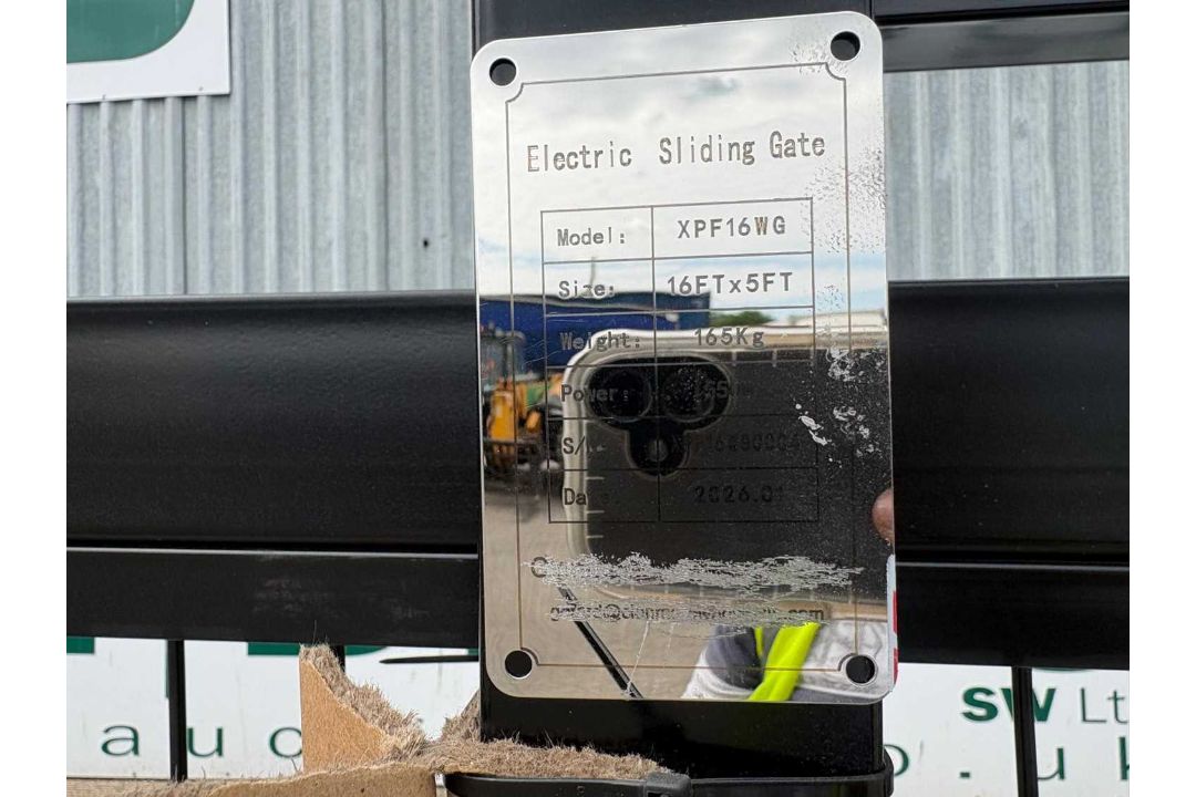 Unused XPF16WG 16Ft x 5Ft Electrical Counter Leaver Gate In Mesh Design With Motor & 5 Fobs - Image 13 of 13