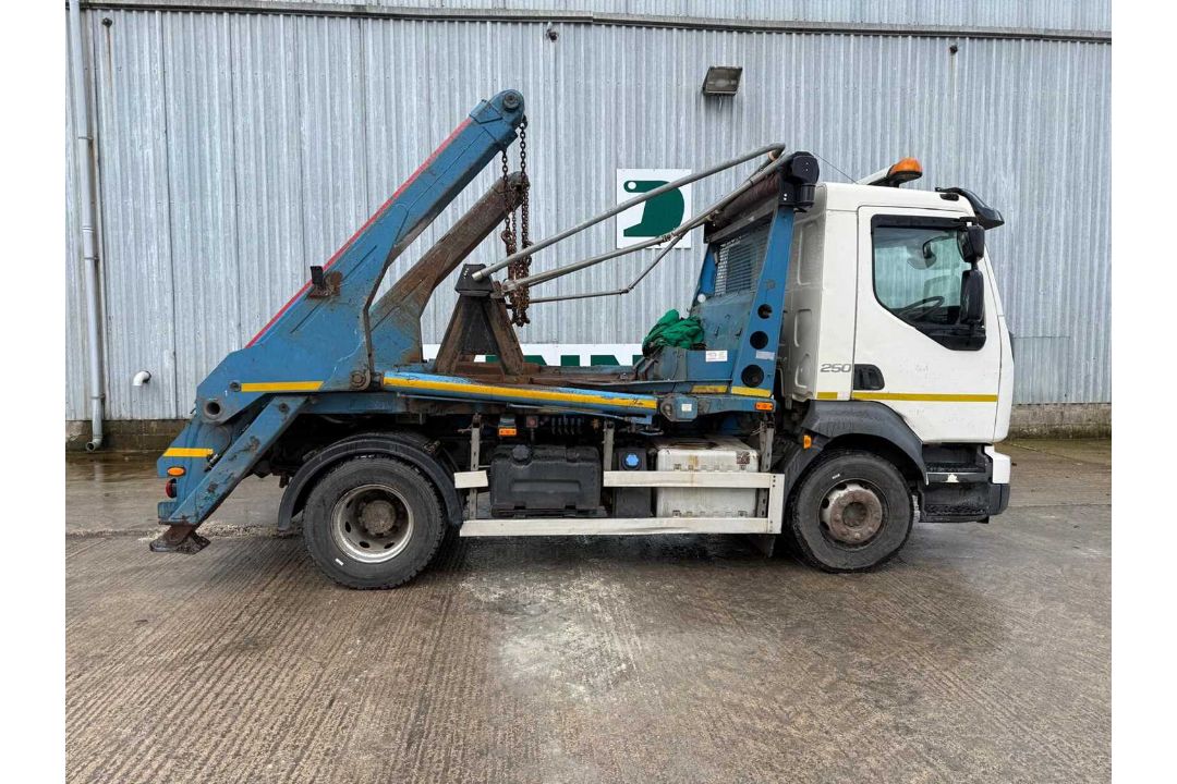 2016 , 15T Volvo FL 250 Skip Lorry, Manual Gear Box, A/C, Roll Over Sheet ( Reg Docs Available. Test - Image 6 of 26