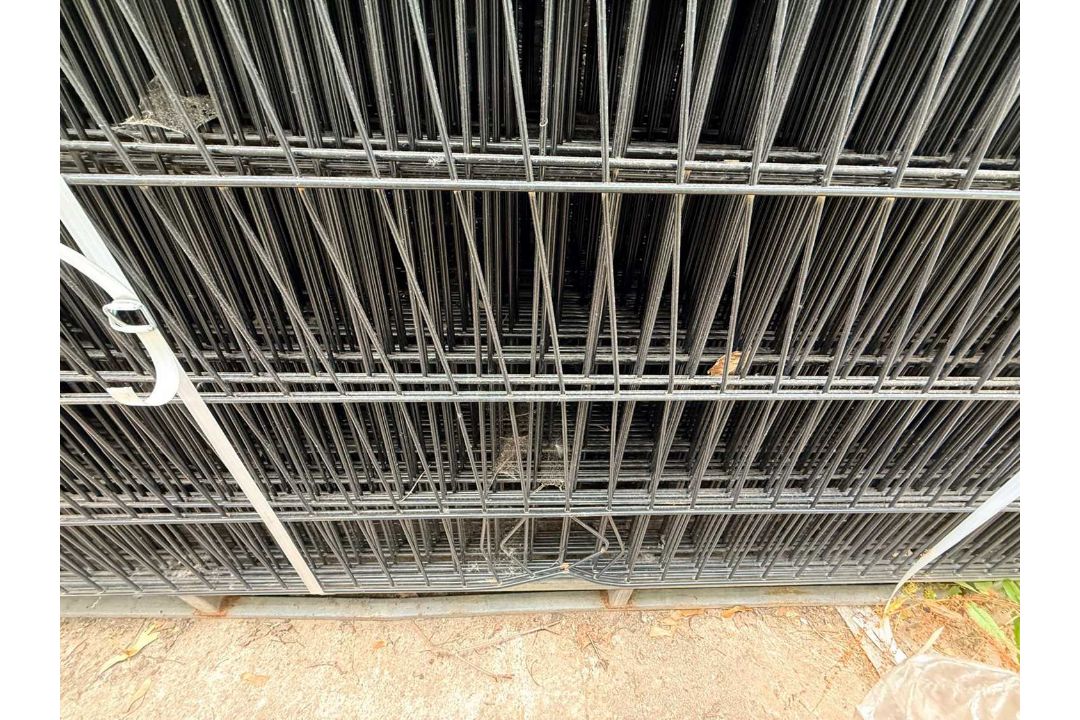 Unused Security Fencing 200M H/D 6mm Double Wire 65 Panels 3m x 2.4M, 66 Posts 60mmx 60mm (Black) (S - Image 12 of 13