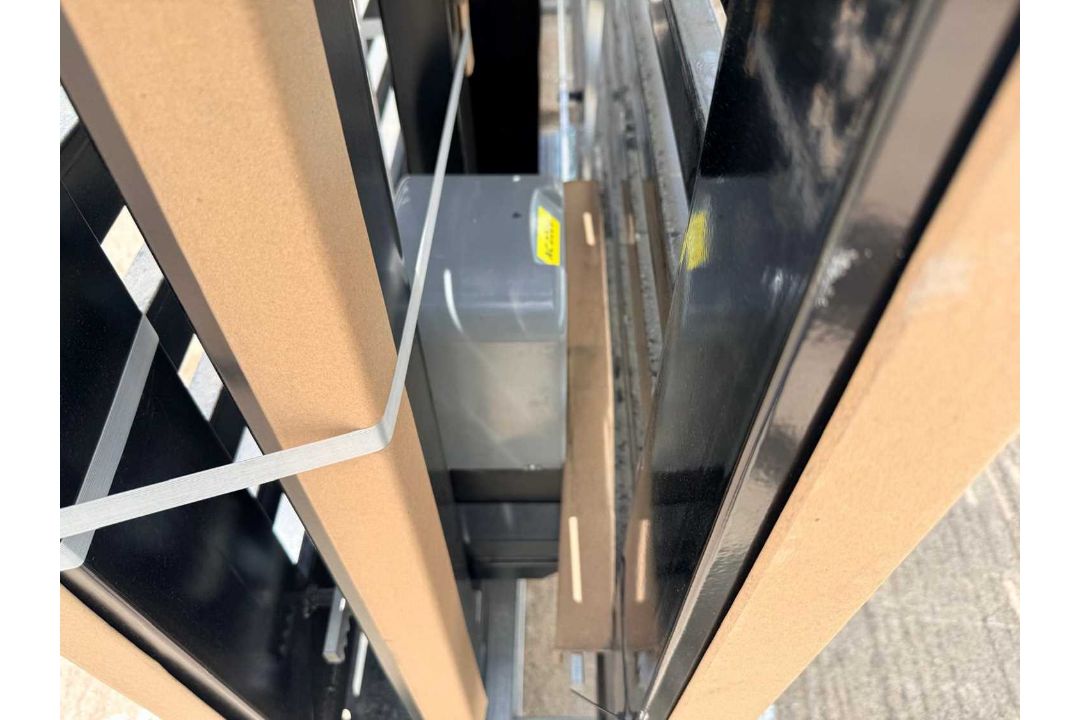 Unused 19'8" x 5'2" Horizontal Bar Black Electric Sliding Gate With Fobs & Keys (1x Gate Only) - Image 7 of 9