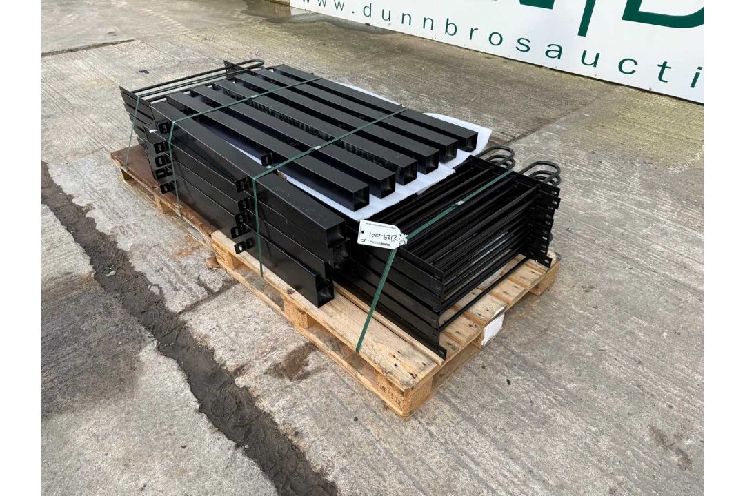 Unused Court Hoop Metal Fencing 2.4m x 900mm High 10 Of & 11 Posts - Image 3 of 4
