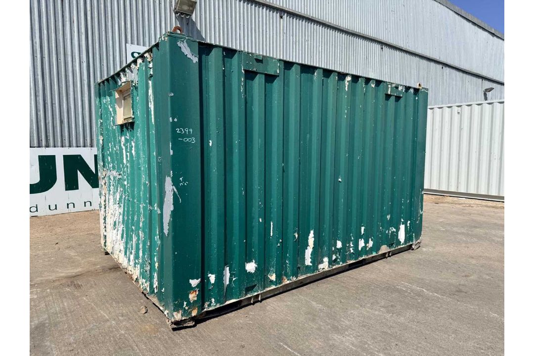 UNRESERVED - Container 9' x 13'2" Door & Window - Image 1 of 11