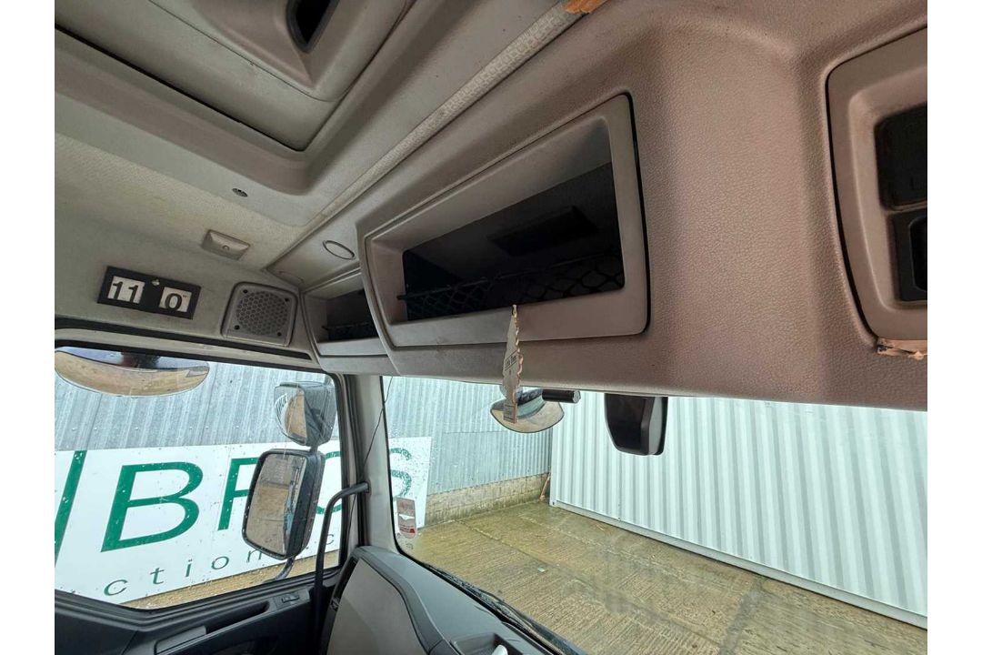 2016 , 15T Volvo FL 250 Skip Lorry, Manual Gear Box, A/C, Roll Over Sheet ( Reg Docs Available. Test - Image 24 of 26