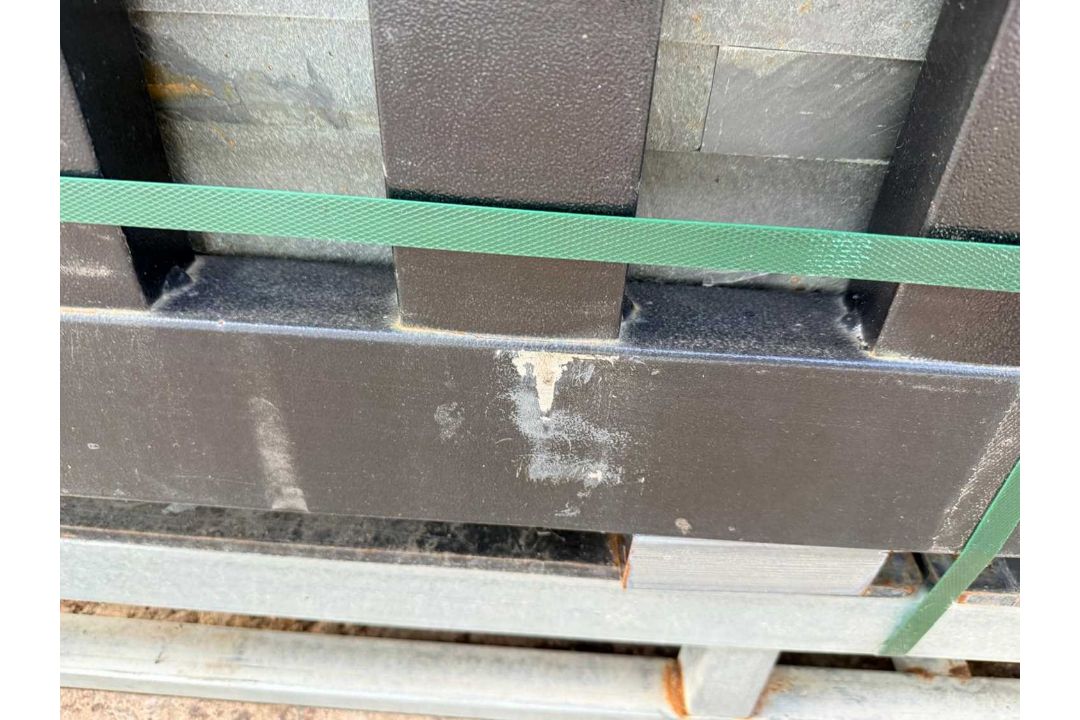 Unused 17ft Iron Double Swing Gates With Stone Effect Pillars (See Pictures Of Damage) - Image 13 of 16