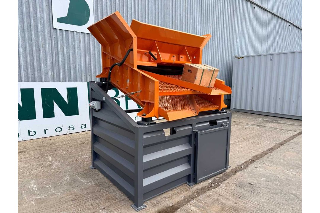 Unused Vibratory Screen 004-05-68-01, 3 Phase Soil Screener - Image 1 of 10
