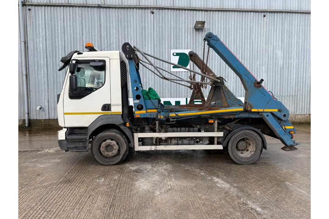 2016 , 15T Volvo FL 250 Skip Lorry, Manual Gear Box, A/C, Roll Over Sheet ( Reg Docs Available. Test - Image 2 of 26