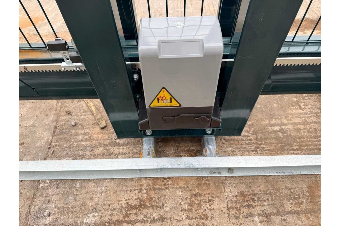 Unused 40' Mesh Cantilever Gate With Fobs & Keys (Green) Panel 10M x 2.1M - Image 7 of 12