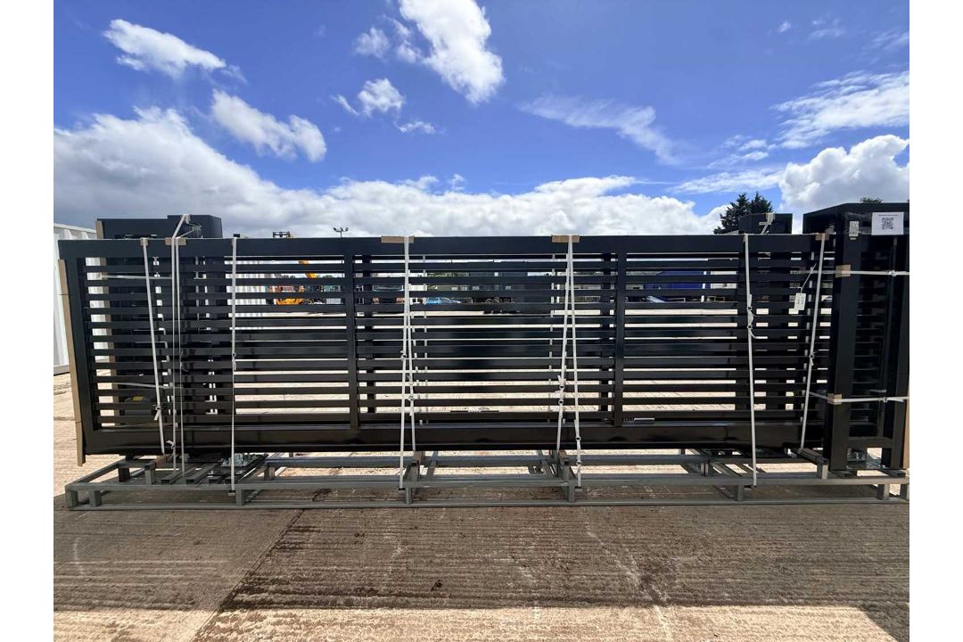 Unused 19'8" x 5'2" Horizontal Bar Black Electric Sliding Gate With Fobs & Keys (1x Gate Only) - Image 5 of 9