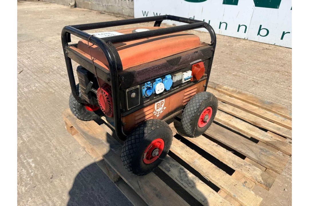 UNRESERVED - BP 3000w Petrol Generator - Image 3 of 7