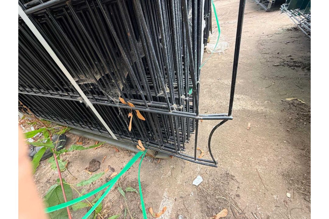 Unused Security Fencing 200M H/D 6mm Double Wire 65 Panels 3m x 2.4M, 66 Posts 60mmx 60mm (Black) (S - Image 13 of 13