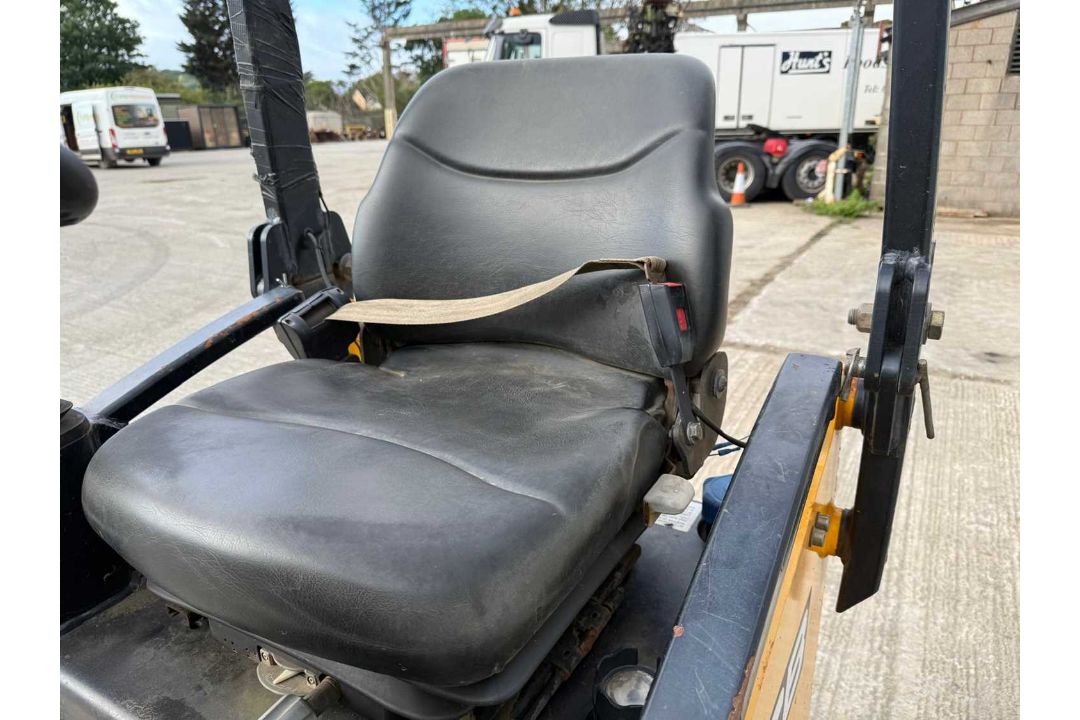 2017 JCB VMT160-80 Double Drum Vibrating Roller. Roll Bar, Work Lights. - Image 15 of 17