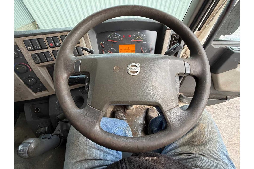 2016 , 15T Volvo FL 250 Skip Lorry, Manual Gear Box, A/C, Roll Over Sheet ( Reg Docs Available. Test - Image 21 of 26