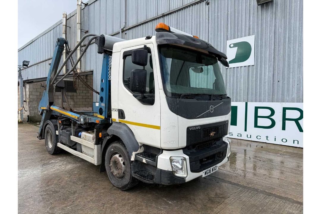 2016 , 15T Volvo FL 250 Skip Lorry, Manual Gear Box, A/C, Roll Over Sheet ( Reg Docs Available. Test - Image 7 of 26