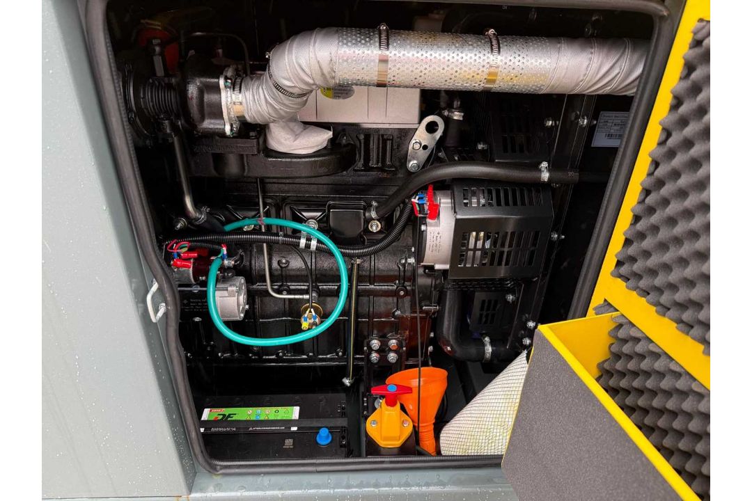 Ashita AG3 -70E ,70KVA Silent Generator, 3 Phase, 4 Cylinder Engine - Image 9 of 12