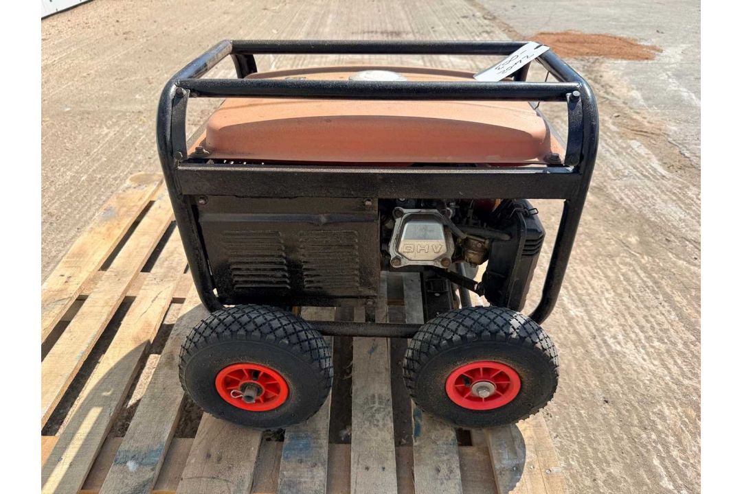 UNRESERVED - BP 3000w Petrol Generator - Image 7 of 7
