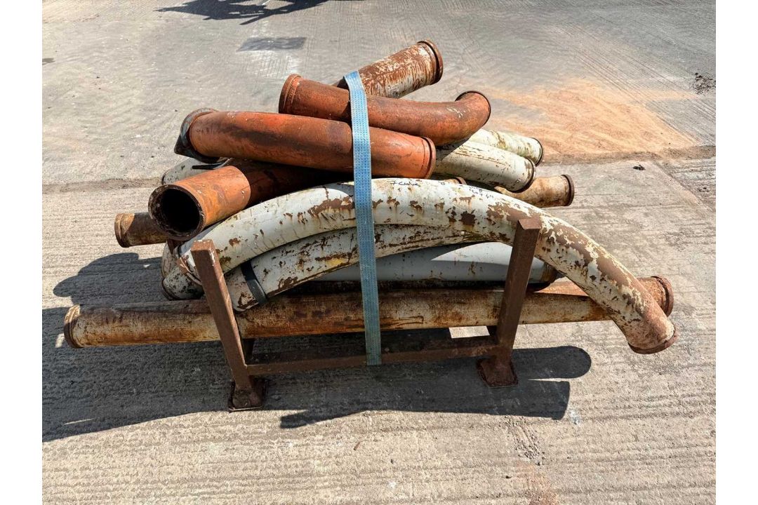 Stillage Of Metal Pipes For Concrete 8 Of Straight 1.1 M long & 7 Curved Pipes 1.2M Long (Approx.) - Image 4 of 5