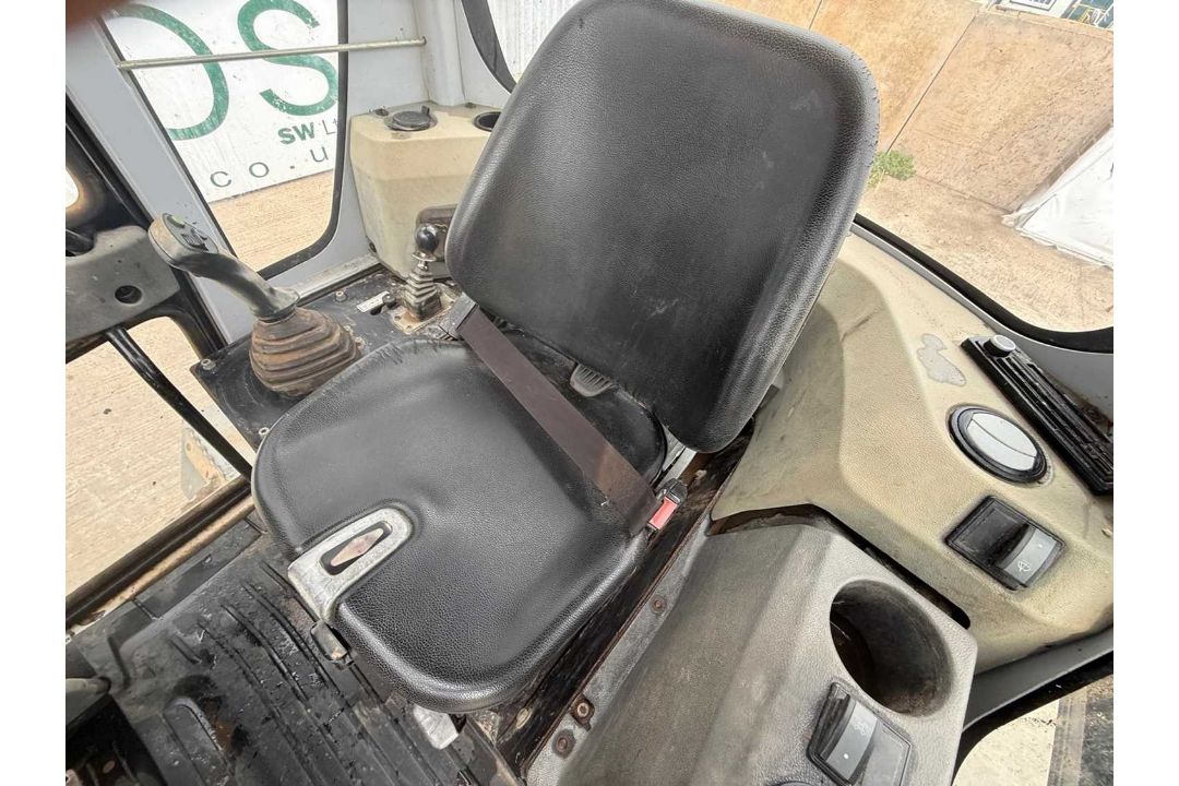 2016 Wacker Neuson DW60 6Ton 4WD Dumper, Enclosed Cab, Rear View Safety Camera, Hydrostatic Drive - Image 20 of 26