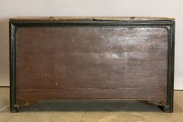 antique Chinese chest with top with two shutters