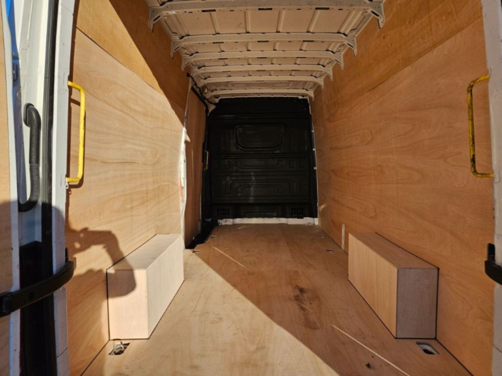 **(ONLY 95K MILEAGE)*2022 VOLKSWAGEN CRAFTER CR35 TRENDLINE TDI L3 LWB - Image 9 of 13