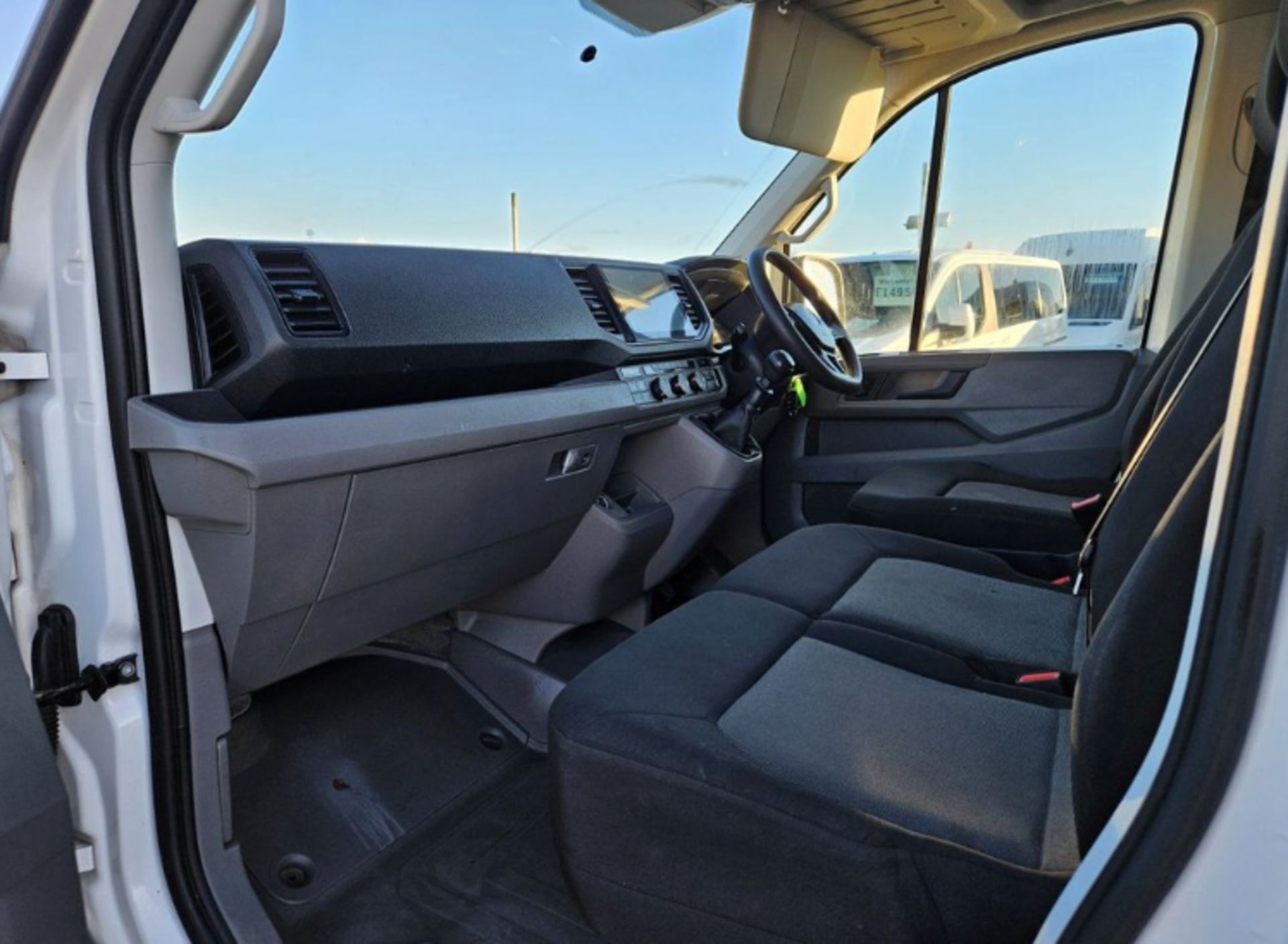 **(ONLY 95K MILEAGE)*2022 VOLKSWAGEN CRAFTER CR35 TRENDLINE TDI L3 LWB - Image 11 of 13