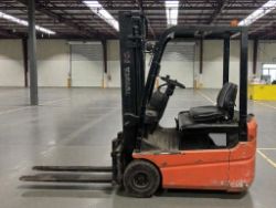 **(INCLUDES CHARGER)** 2003 TOYOTA FBESF15 ELECTRIC FORKLIFT