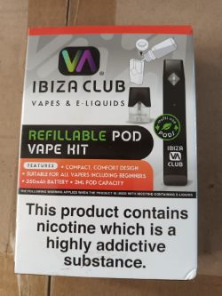 450 X UNIVERSAL VAPES + SIMPLY RECHARGE AND REFILL WITH E-LIQUID IBIZA CLUB VAPE KIT 18+