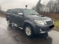 **(ONLY 105K MILEAGE)** 2016 TOYOTA HILUX INVINCIBLE D-4D 4X4 DCB MANUAL, GREY, ONE KEEPER
