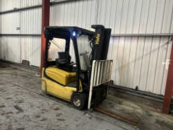**(INCLUDES CHARGER)**YALE ERP20VT ELECTRIC FORKLIFT