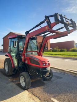 2012 MCCORMICK X10.40 TRACTOR W/ LOADER
