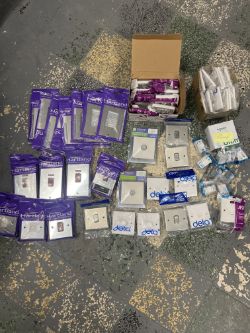 JOBLOT OF 50 PLUS ELECTRICIAL SOCKETS