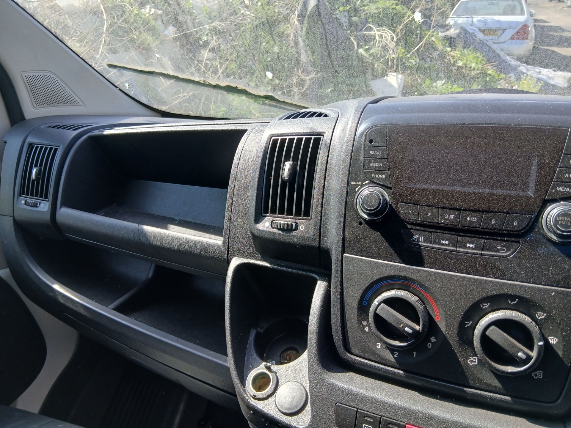 2015 (65) CITROËN RELAY 35 L3 HDI CHASSIS CAB – 2.2 DIESEL MANUAL >>--NO VAT ON HAMMER--<< - Image 8 of 9