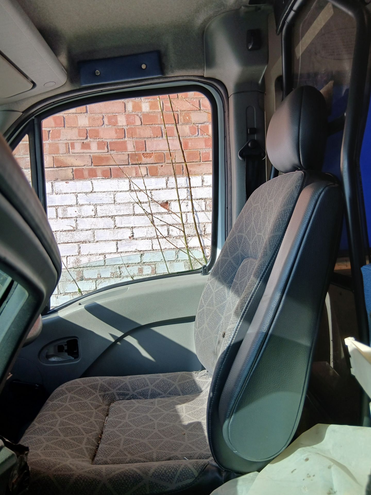 2009 RENAULT MASTER LM35 DCI 100 – PANEL VAN – 2464CC DIESEL >>--NO VAT ON HAMMER--<< - Image 9 of 10